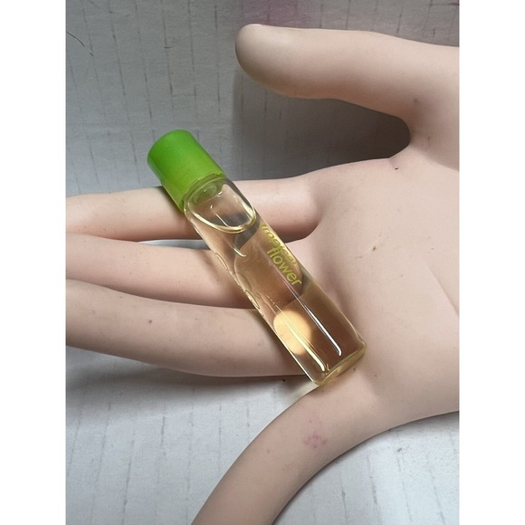 OSCAR DE LA RENTA Tropical Flower Eau de Toilette 0.16 oz Vintage Deluxe Vial - Picture 6 of 12